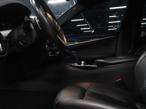 Used 2022 BMW M550i xDrive AWD/4WD image 10