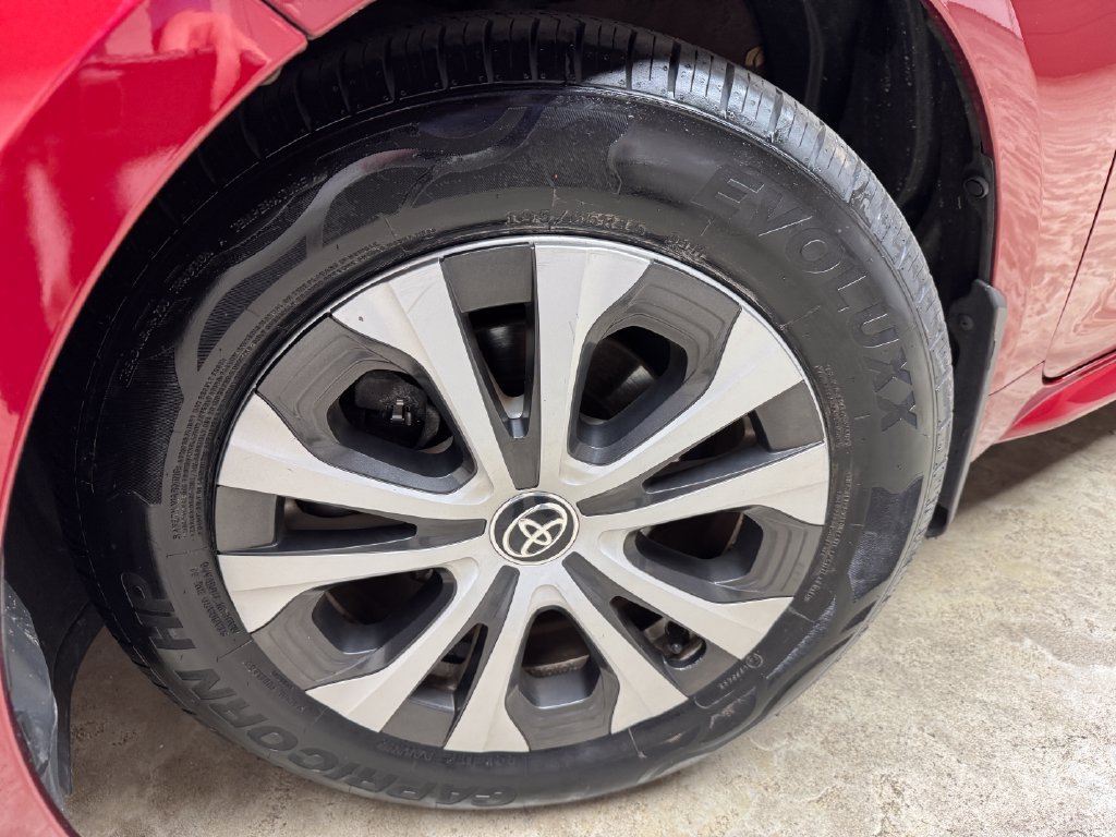 Used 2022 Toyota Corolla LE FWD image 29