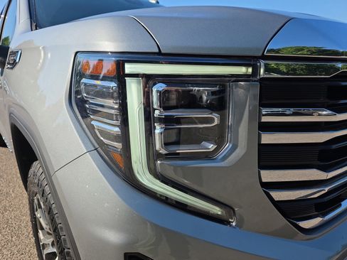 Used 2025 GMC Sierra 1500 SLT AWD/4WD image 11