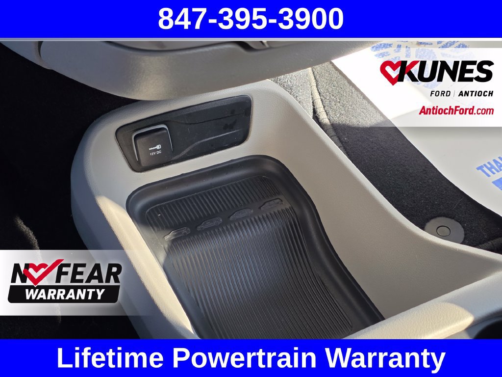 Used 2023 Chrysler Voyager LX FWD image 50