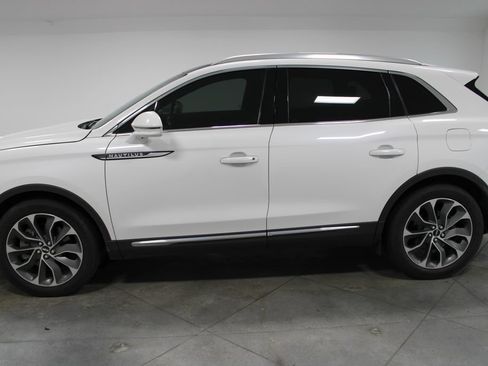 Used 2022 Lincoln Nautilus Reserve w/ Equipment Group 201A FWD image 6