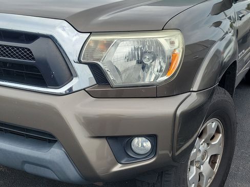 Used 2015 Toyota Tacoma 4x4 Double Cab w/ SR5 Package image 4