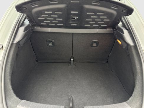 Used 2018 Volkswagen Beetle 2.0T S FWD image 42