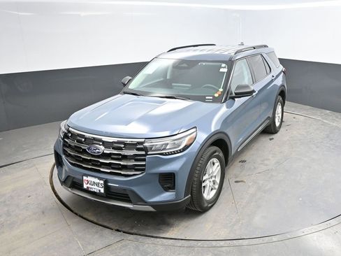 Used 2025 Ford Explorer Active image 23
