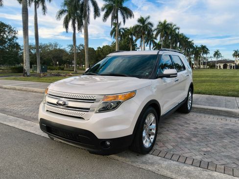 Used 2014 Ford Explorer Limited w/ Equipment Group 301A image 2