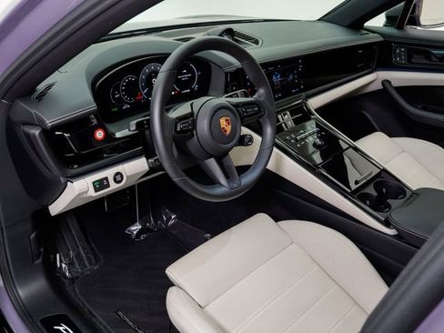 Certified 2025 Porsche Panamera 4 E-Hybrid AWD/4WD image 4