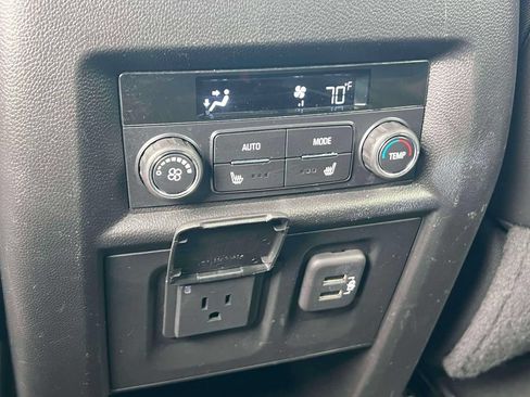 Used 2023 Chevrolet Traverse Premier AWD/4WD image 14