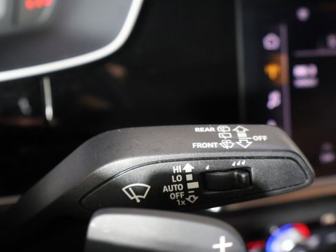 Used 2023 Audi Q3 2.0T Premium w/ Convenience Package image 43