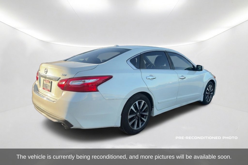 Used 2016 Nissan Altima 2.5 SV w/ Convenience Package FWD image 6