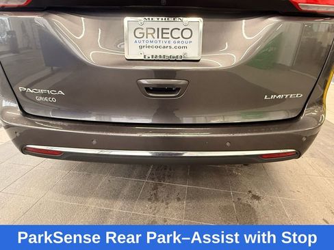 Used 2023 Chrysler Pacifica Limited image 10