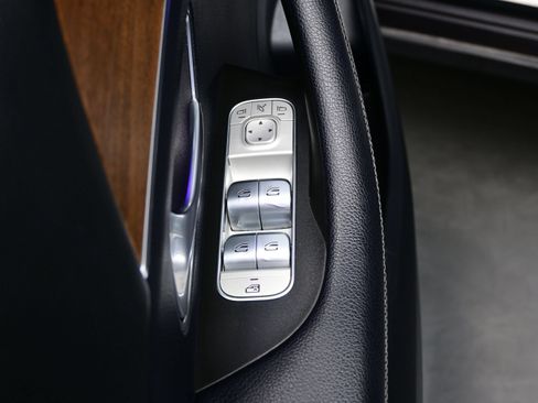 Used 2021 Mercedes-Benz GLE 350 w/ Premium Package image 10