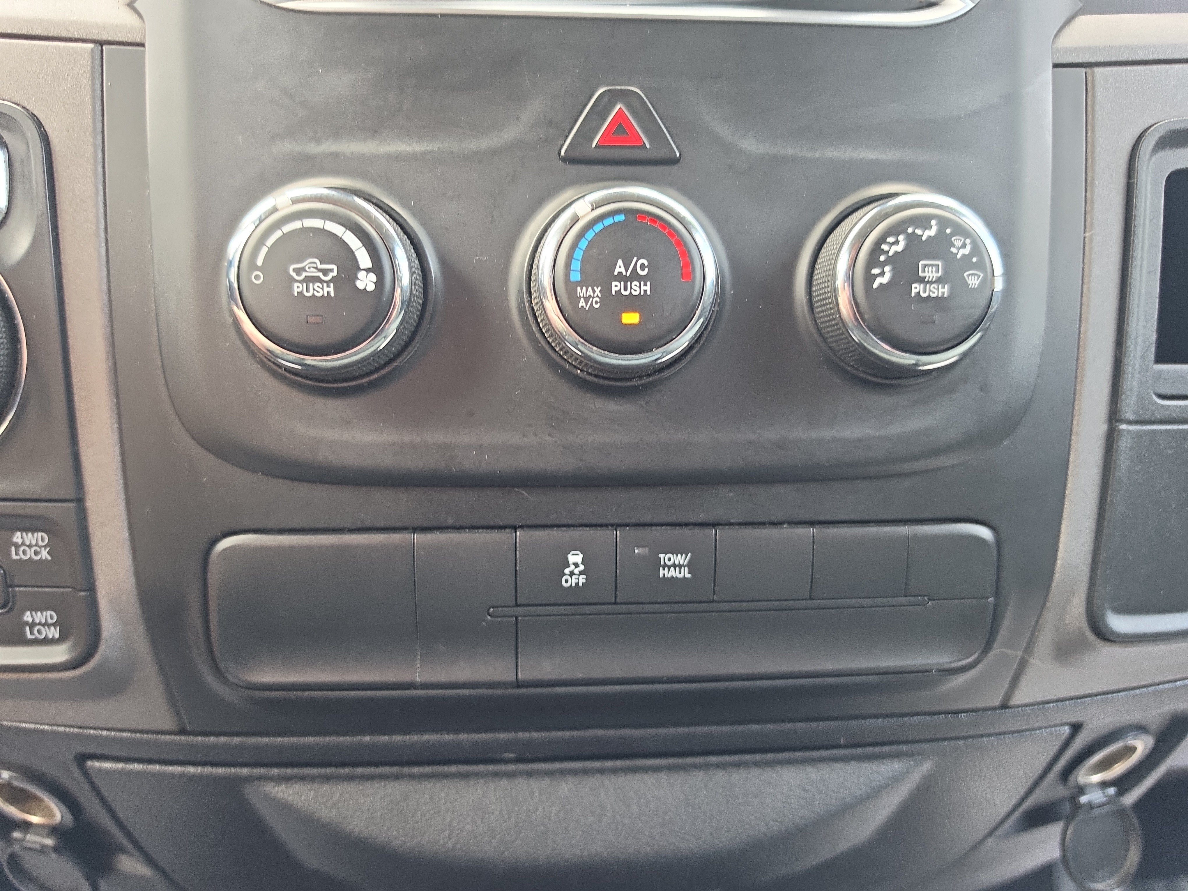 Used 2016 RAM 1500 Express AWD/4WD image 26