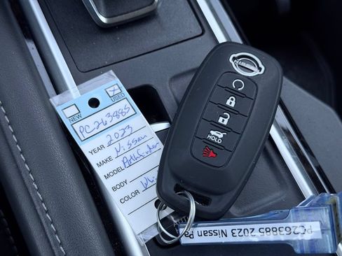Used 2023 Nissan Pathfinder SL AWD/4WD image 45