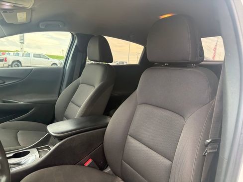 Used 2018 Chevrolet Malibu LS FWD image 9