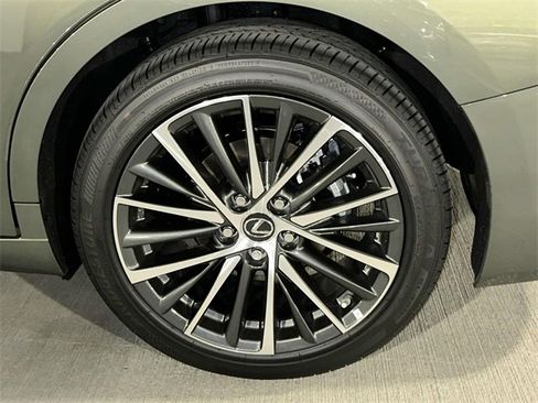 New 2025 Lexus ES 300h w/ Premium Package image 12