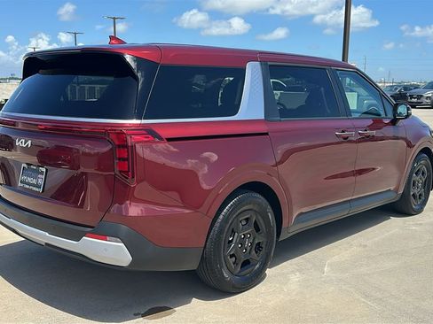 Used 2026 Kia Carnival FWD image 12