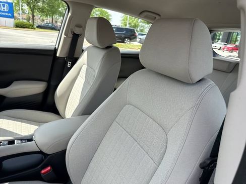 Certified 2025 Honda HR-V LX image 12