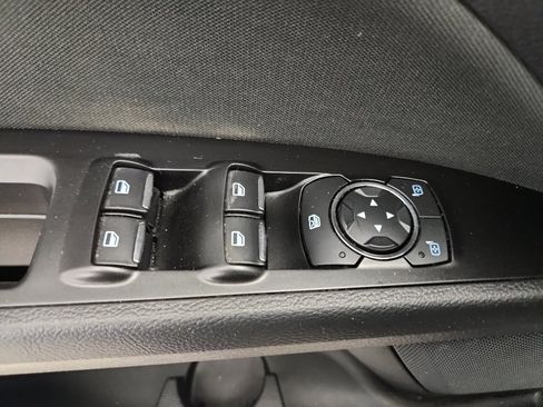 Used 2017 Ford Fusion SE w/ Fusion SE Technology Package FWD image 10