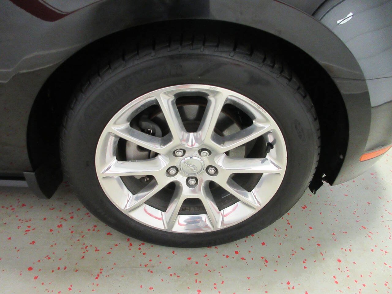 Used 2011 Ford Mustang Premium w/ 202A Rapid Spec Order Code RWD image 27