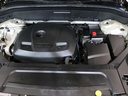 Used 2016 Volvo XC90 T6 Momentum w/ Momentum Plus Package image 28