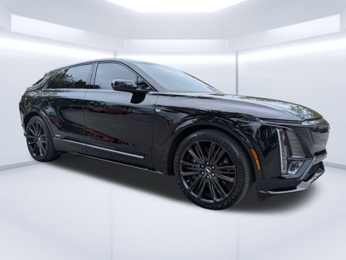 Used 2026 Cadillac Lyriq V w/ LPO, Floor Liner Package image 1