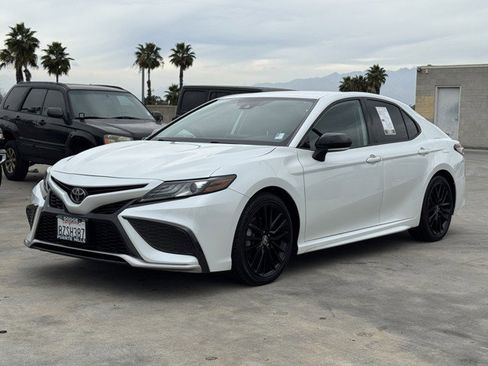 Used 2022 Toyota Camry XSE image 3