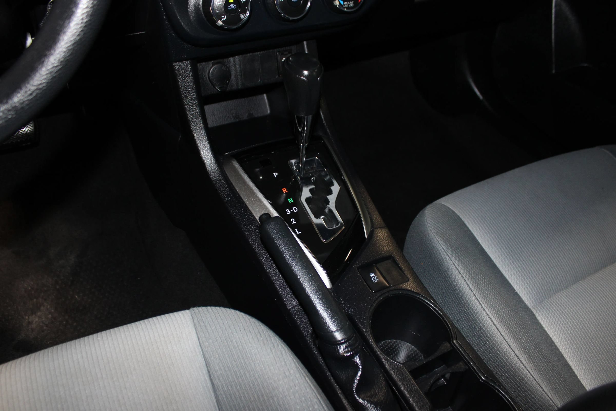 Used 2014 Toyota Corolla L FWD image 13