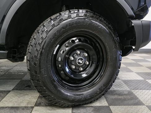 Used 2023 Ford Bronco Black Diamond AWD/4WD image 15