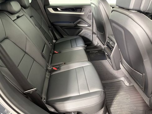 Used 2026 Porsche Cayenne AWD/4WD image 29