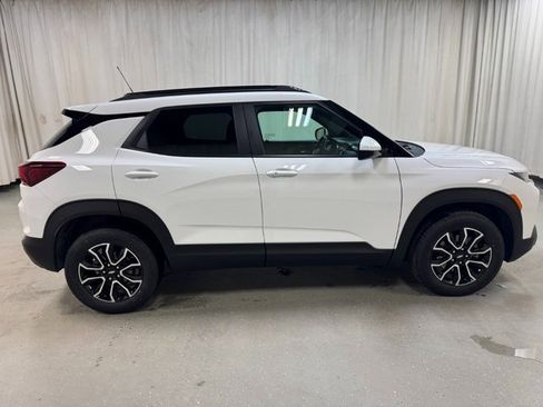 Used 2023 Chevrolet TrailBlazer ACTIV image 3