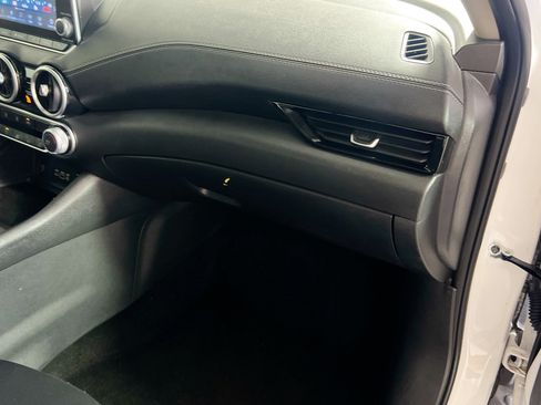 Used 2024 Nissan Sentra SV FWD image 34