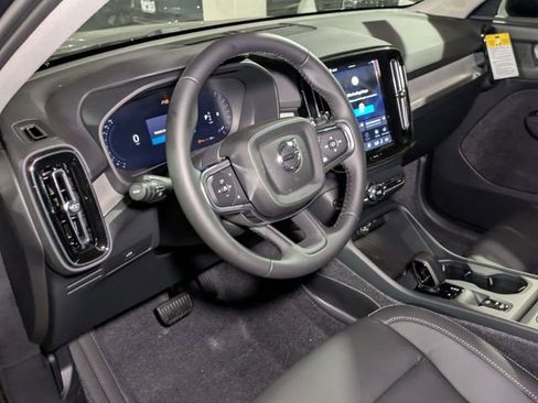 New 2026 Volvo XC40 B5 Core w/ Climate Package AWD/4WD image 13