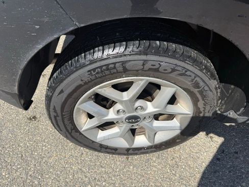 Used 2023 Kia Soul LX w/ LX Technology Package image 14