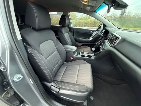 Used 2020 Kia Sportage LX image 15