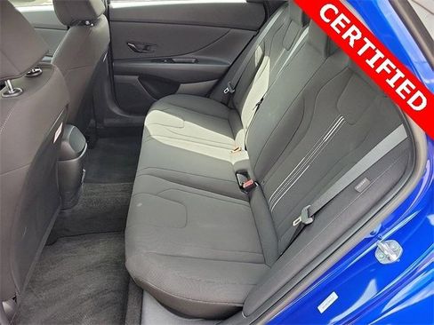 Certified 2025 Hyundai Elantra Sport image 18