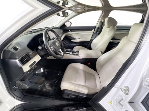 Used 2018 Honda Accord Touring image 21