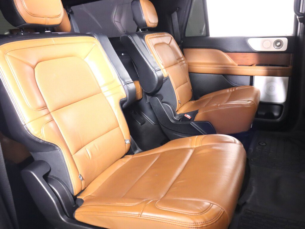 Used 2020 Lincoln Navigator L Reserve w/ Equipment Group 208A Reserve AWD/4WD image 47