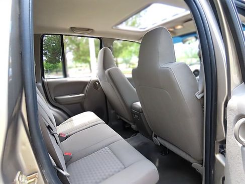 Used 2006 Jeep Liberty Sport AWD/4WD image 25