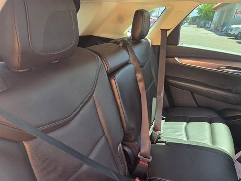 Used 2019 Cadillac XT5 Luxury w/ LPO, Black Ice Package AWD/4WD image 11