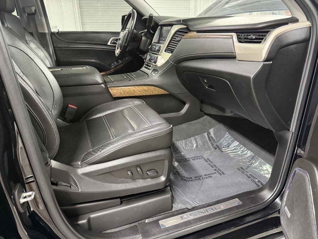 Used 2019 GMC Yukon XL Denali w/ Denali Ultimate Package AWD/4WD image 45