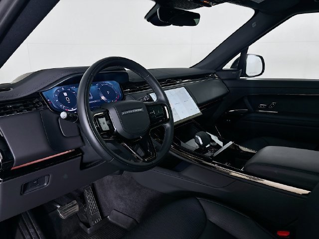 Used 2025 Land Rover Range Rover Sport Dynamic SE AWD/4WD image 9