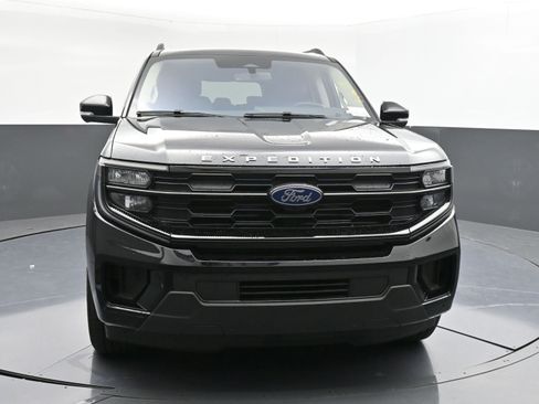 Used 2025 Ford Expedition Max Active image 2