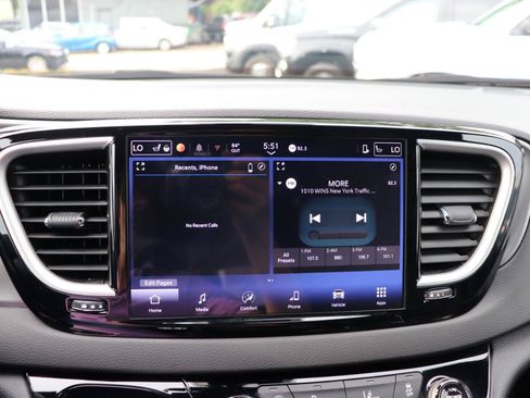 Used 2025 Chrysler Pacifica Select FWD image 31
