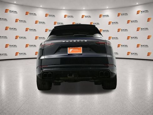 Used 2021 Porsche Cayenne Turbo w/ Premium Package Plus AWD/4WD image 51