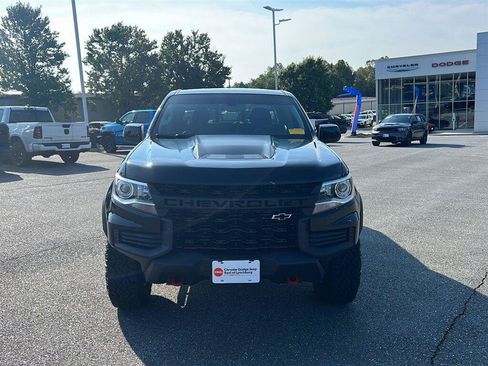 Used 2022 Chevrolet Colorado ZR2 w/ ZR2 Midnight Special Edition AWD/4WD image 2