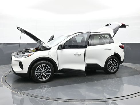 Used 2023 Ford Escape SE image 48