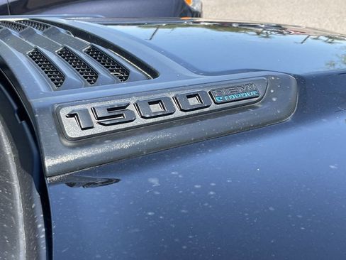 Used 2022 RAM 1500 Limited AWD/4WD image 6