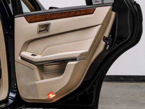 Used 2014 Mercedes-Benz E 350 4MATIC Sedan image 45