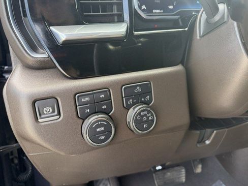Used 2024 Chevrolet Silverado 1500 LT Trail Boss w/ Convenience Package II AWD/4WD image 14