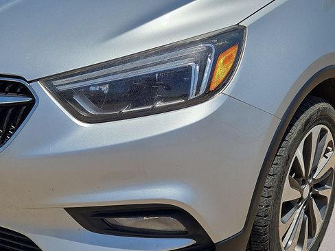Used 2018 Buick Encore Essence FWD image 9